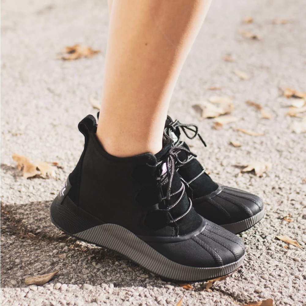 SOREL Out N About III Duck Boot Classic Boots black size 5.5 
$130 new /no box